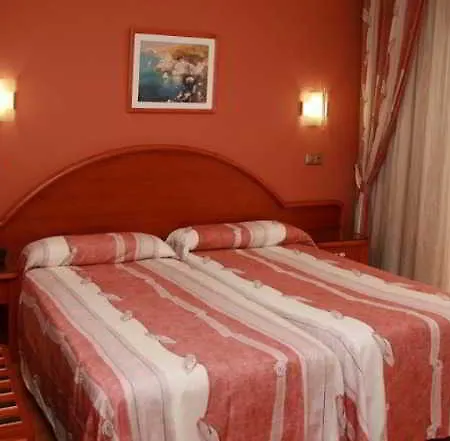 מלון Helios Lloret