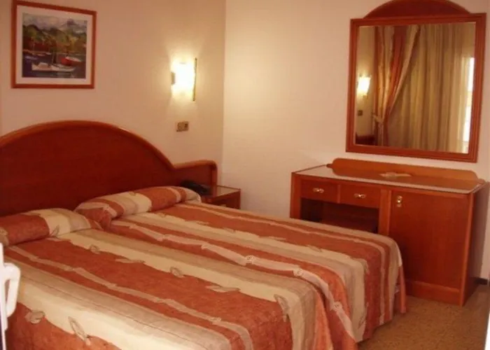 Helios Lloret 4*