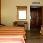 Helios Lloret فندق