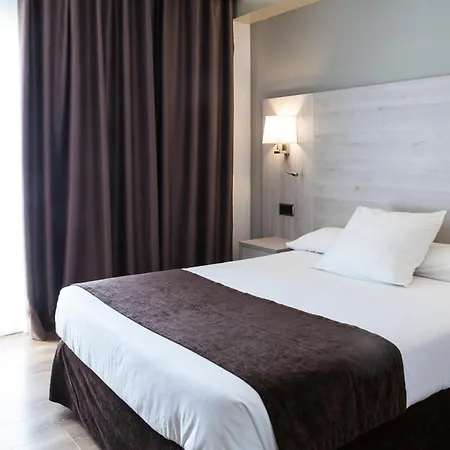 Helios Lloret فندق